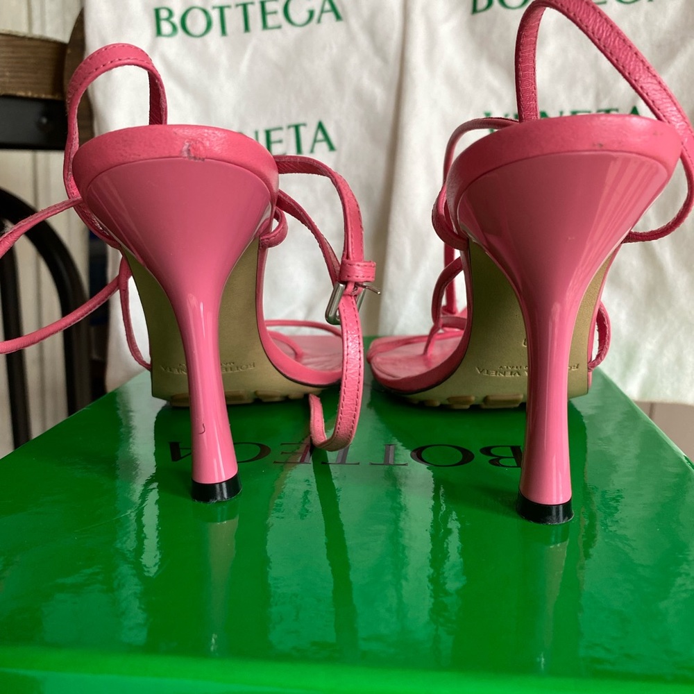 BOTTEGA VENETA - Milkshake 🍧🍥 - Picture 3 of 7